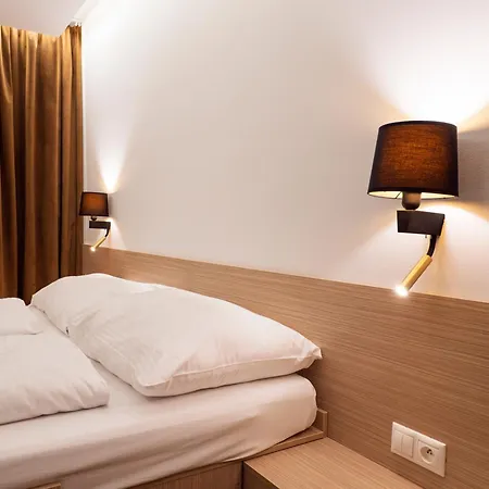 Elite Hotel 3*