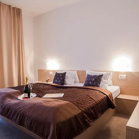 Elite Hotel 3*